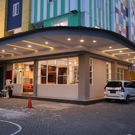 D'Carol Hotel Surabaya Exterior photo