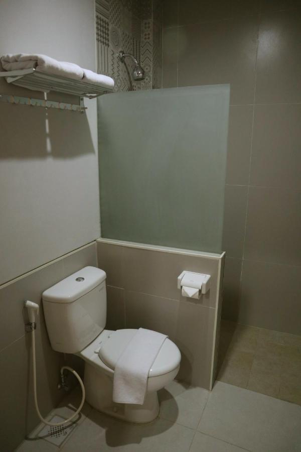 D'Carol Hotel Surabaya Exterior photo